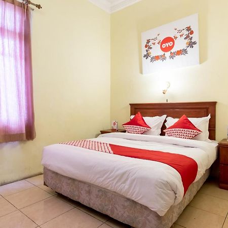 Oyo 1030 Hotel Bumi Asih Medan Dış mekan fotoğraf