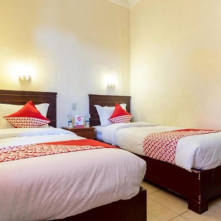Oyo 1030 Hotel Bumi Asih Medan Dış mekan fotoğraf