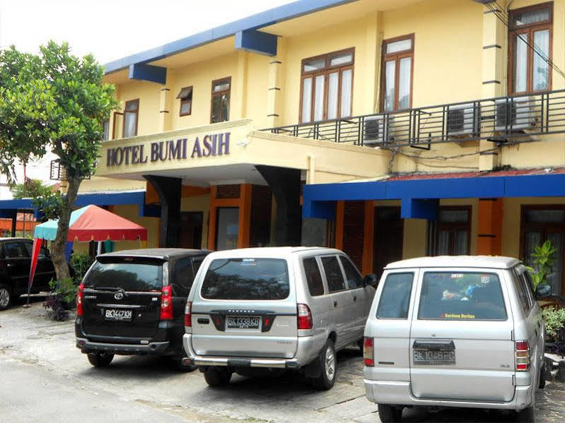 Oyo 1030 Hotel Bumi Asih Medan Dış mekan fotoğraf