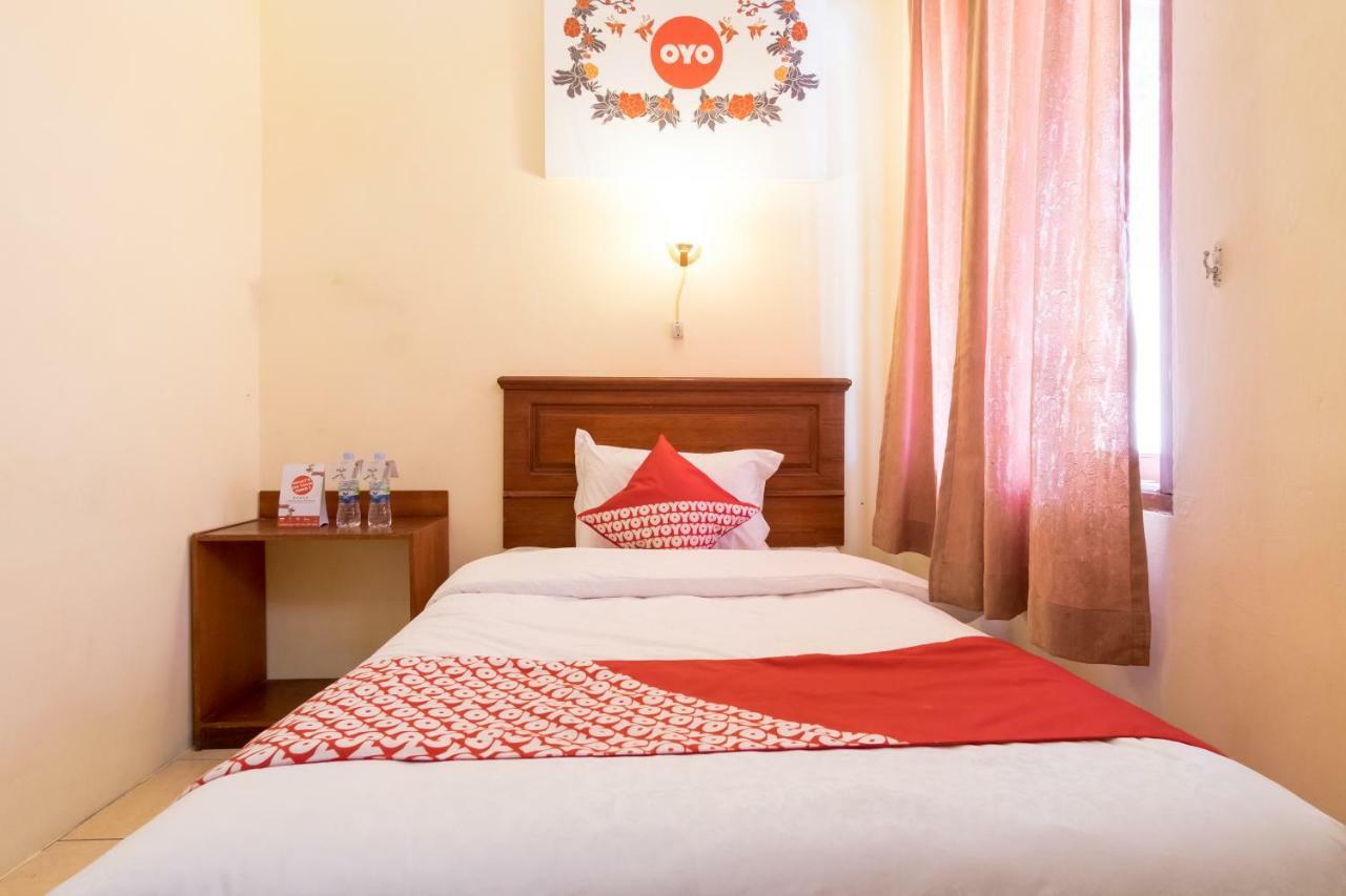 Oyo 1030 Hotel Bumi Asih Medan Dış mekan fotoğraf