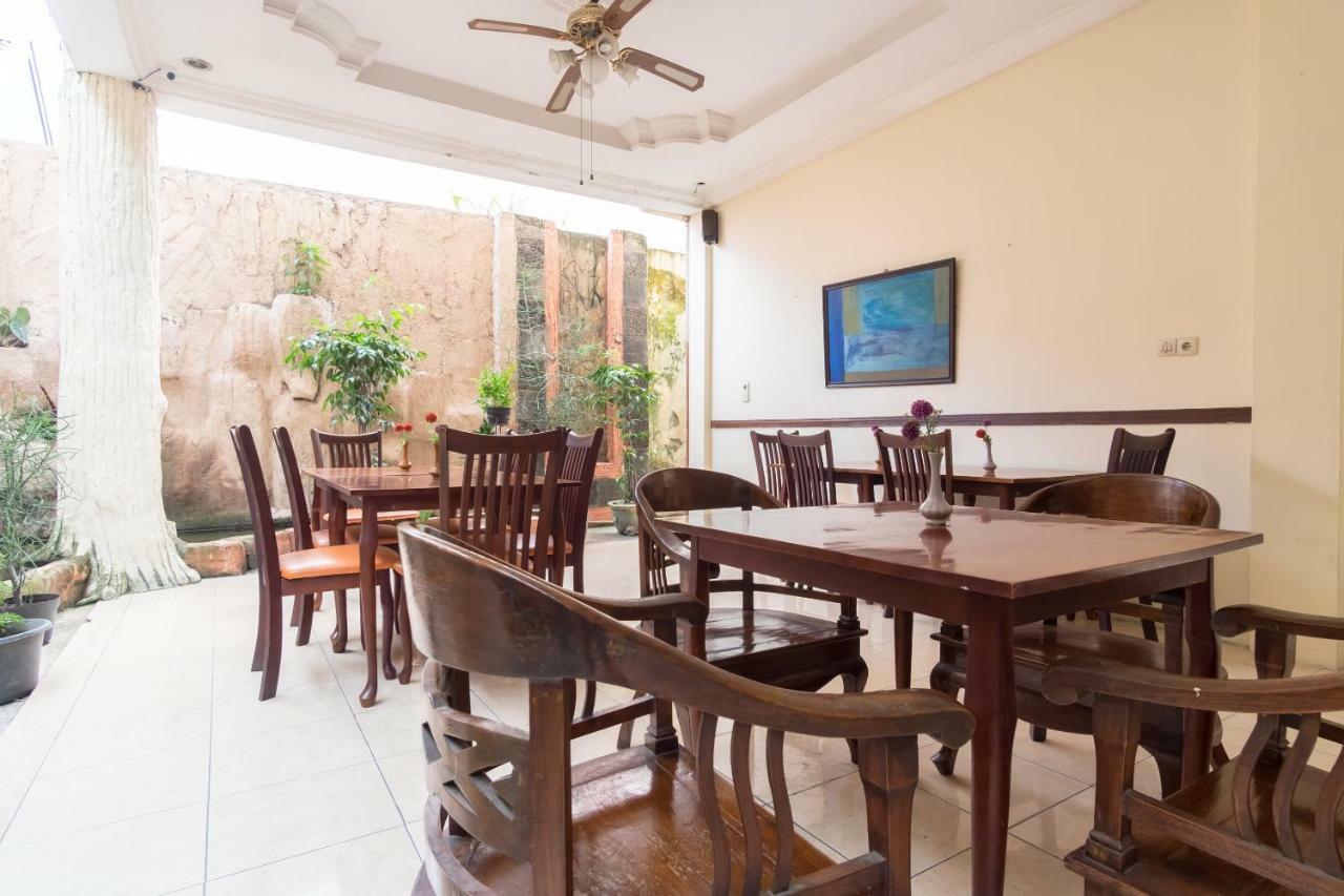 Oyo 1030 Hotel Bumi Asih Medan Dış mekan fotoğraf