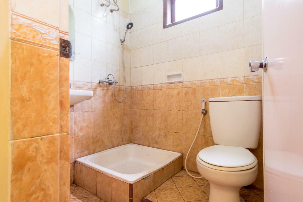 Oyo 1030 Hotel Bumi Asih Medan Dış mekan fotoğraf