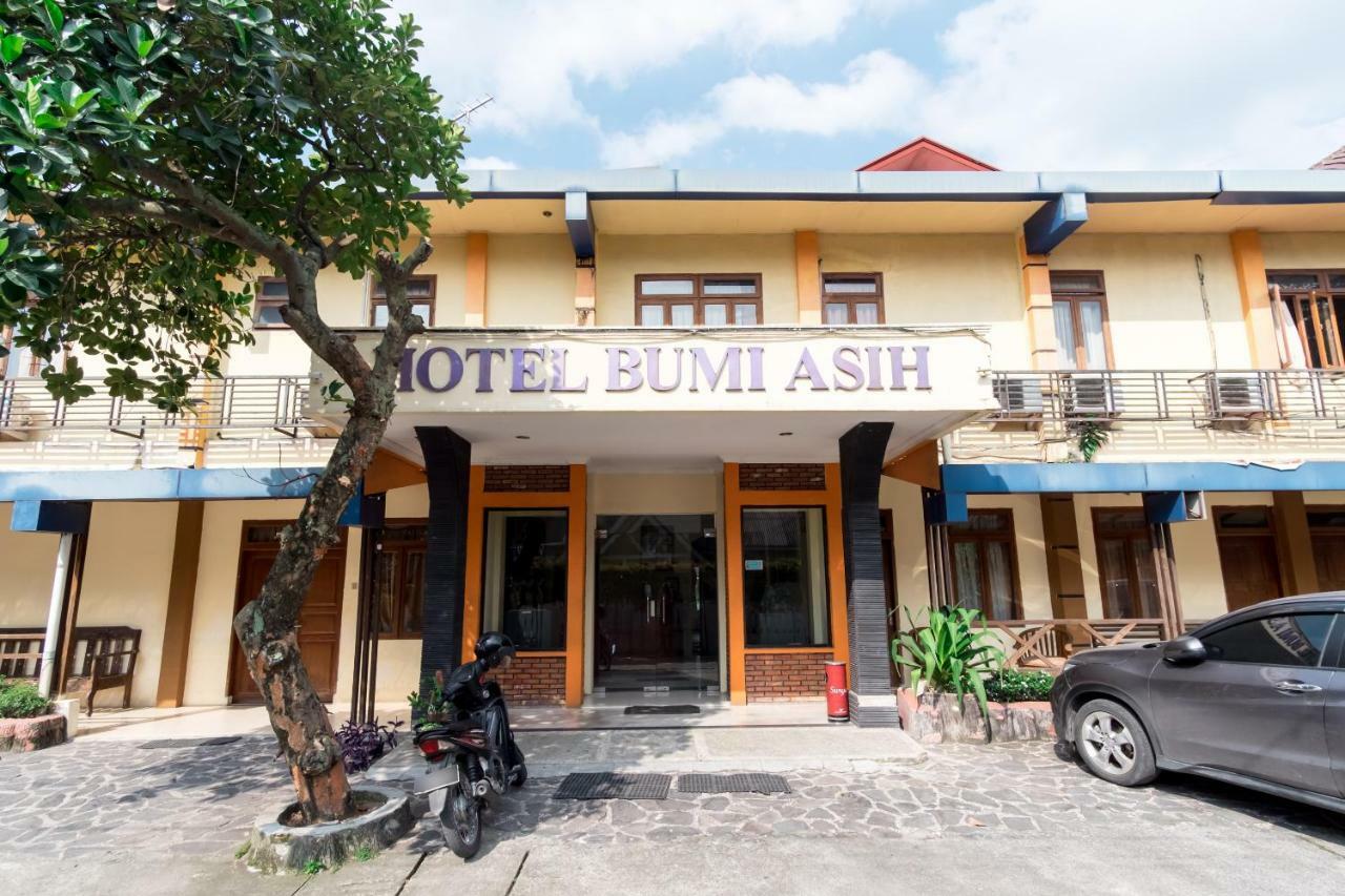 Oyo 1030 Hotel Bumi Asih Medan Dış mekan fotoğraf